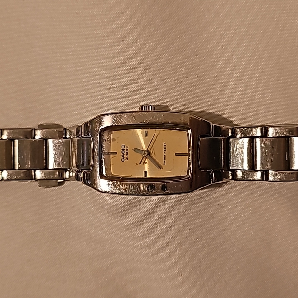 Casio Model #LTP-1165 Serial# 1330. Needs battery.